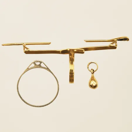 Diverse guld, defekt, 18K Vikt: 4,2 g