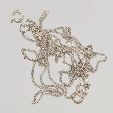 2 Kedjor defekta 925/1000 Silver 2,8g.