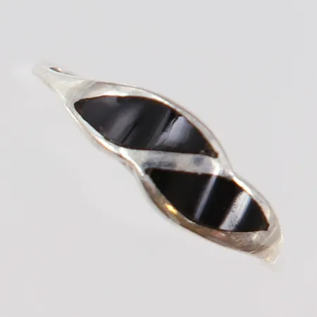 Ring emaljdekor stl:15¼, bredd 2-6mm, 925/1000 silver Vikt: 1,3 g