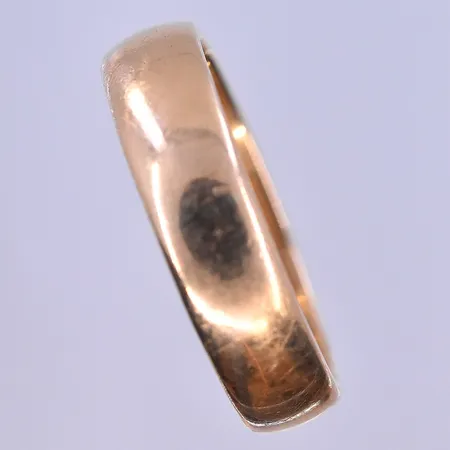 Ring stl:20, graverad 18K. Vikt: 7,7 g