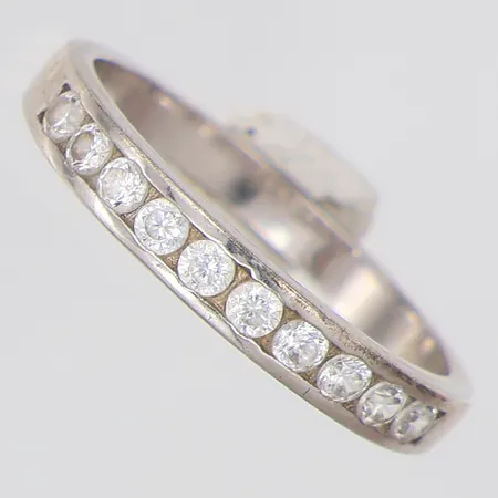 Ring vita stenar stl:17¼, 925/1000 silver Vikt: 1,9 g