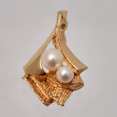 Hänge för pärlcollier mått 16,5sx24,8mm, öppningsbar spetsögla, två pärlor, mått Ø4,2 & Ø5,3mm, Svenskt Guldsmide Ab, 18K, 2,9g.