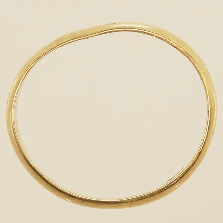 Ring slät stl:19, bredd 4,8mm, skev 18K  Vikt: 3,6 g