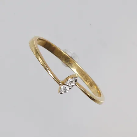 Ring med diamanter 2xca0,015ct stl:16 bredd 1,5-4mm 18K Vikt: 1,2 g