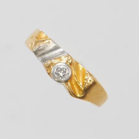 Ring med diamant Lapponia,1 x 0,09ct enligt gravyr, stl:16, Björn Weckström, tvåfärgad, personlig gravyr, 18K, Vikt: 3,8g Vikt: 3,8 g