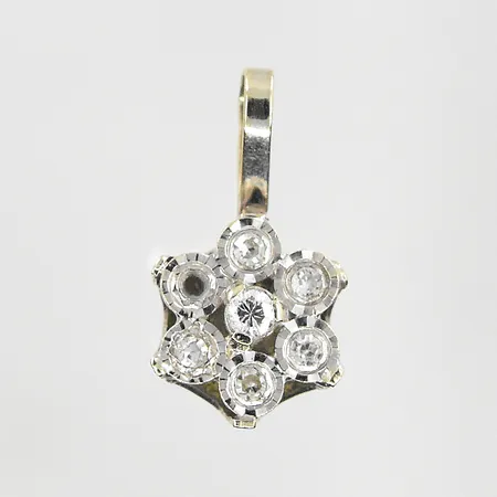 Hänge med vita stenar längd 12mm, bredd 7mm, en sten saknas, vitguld, 18K. Vikt: 0,7 g