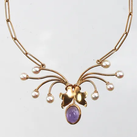 Collier med ametist och odlade pärlor, längd: 43cm, bredd: 2,6mm, 18K, 6,9g.