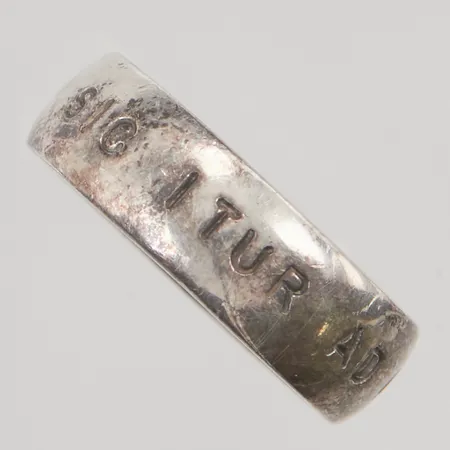 Ring Efva Attling "Sic Itur Ad Astra" stl:17 bredd 7mm 925/1000 Silver 12,0g.