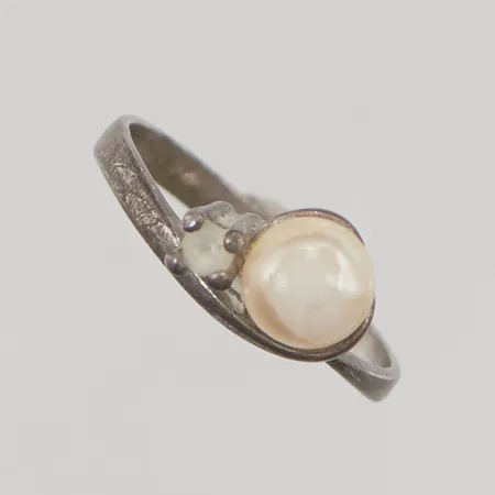 Ring stl:16¼ defekt pärla 830/1000 Silver 1,8g.
