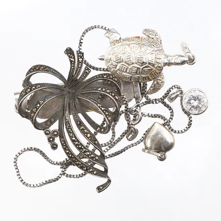 Diverse silversmycken,slitage/defekter. Vikt: 29,4 g