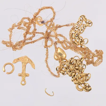 Diverse defekt guld 18K Vikt: 3 g