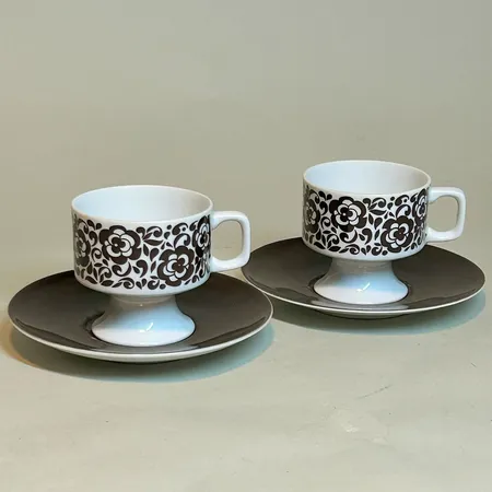 2 Kaffekoppar 7cm Ø7,5cm & fat Ø14,8cm Eschenbach Bavaria Tyskland 1960-70-tal, slitna fat Skickas med paket.