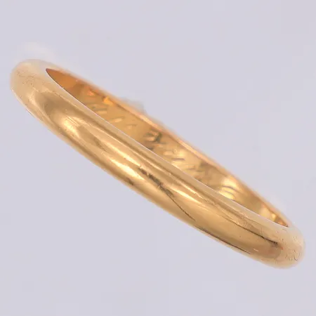 Ring slät stl:21¼, gravyr, 18K Vikt: 6,1 g