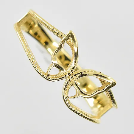 Ring fjäril stl:18 bredd 2-8mm, 18K. Vikt: 1,9 g