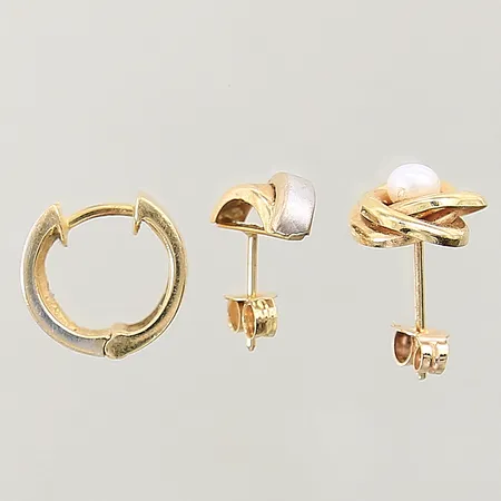 3 st udda örhängen 18K  Vikt: 2,8 g