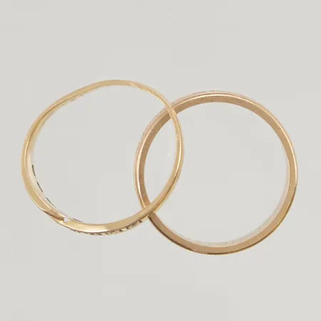 2 Ringar defekt/gravyr 18K 8,9g.