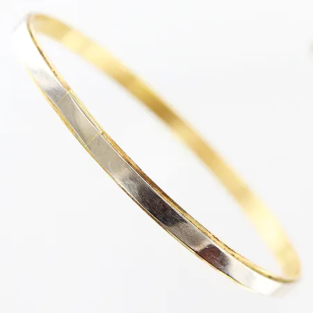 Armring Ø67mm, bredd 4mm, vit/gulguld, mindre defekter, 18K Vikt: 16,8 g