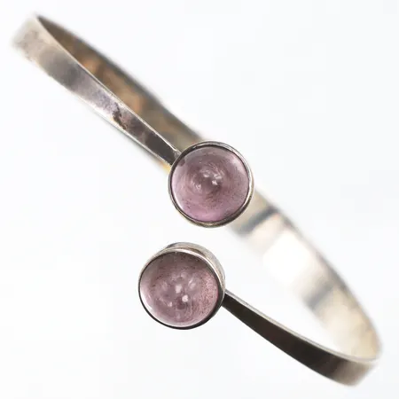 Armring med stenar,stämplad Finland,diameter ca 7 cm,silver 813/1000. Vikt: 17,7 g