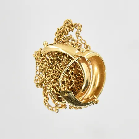 Diverse defekt guld 18K. Vikt: 2,4 g