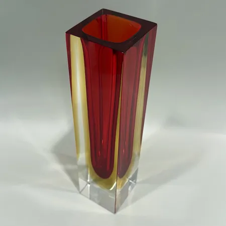 Glasvas Murano Flavio Poli, höjd 26cm osignerad, smärre repor  Skickas med postpaket.