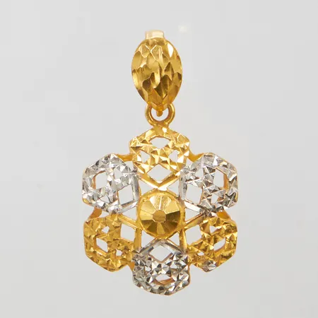 Hänge genombruten design, längd 26mm, bredd 15mm, tvåfärgad, 22K, Vikt: 2,1g Vikt: 2,1 g