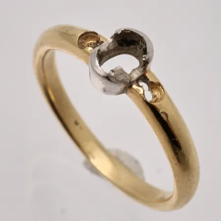 Ring stl:16, bredd 2,2-5,8mm, 14K, guld/vitguld, stenar saknas, 2,24g.