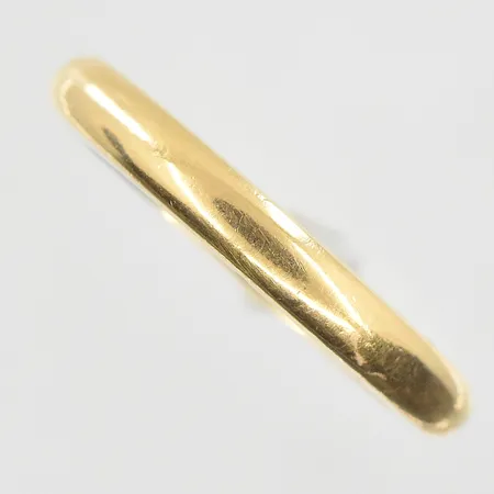Ring stl:20¼ bredd 3mm, gravyr, 18K. Vikt: 6,5 g