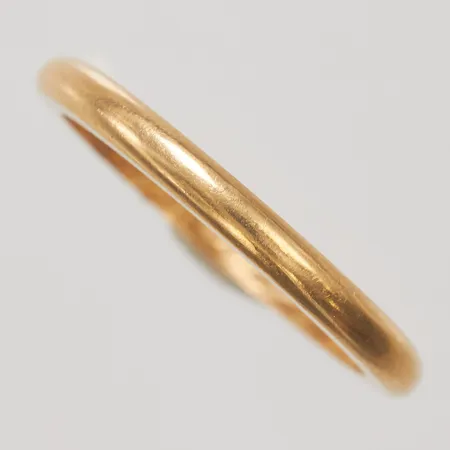 Ring slät stl:18½, bredd 2,5mm, bortslipad personlig gravyr, 18K, Vikt: 4,4g Vikt: 4,4 g