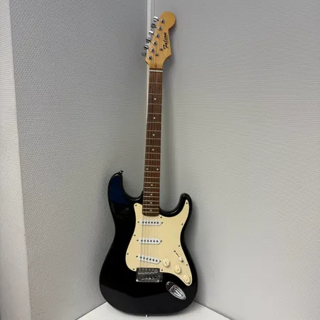 Elgitarr Falcon svart mjukt fodral Vikt: 0 g Skickas med postpaket.