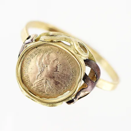 Ring stl: 17 defekt,  8K Vikt: 1,4 g