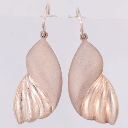 Ett par örhängen design Pertti Peuri för Finnfeelings 42mm, 925/1000 silver Vikt: 6,7 g