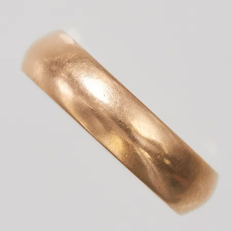 Ring slät stl:18½, defekt, flertal sprickor på skenan, personlig gravyr, 14K, Vikt: 3,6g Vikt: 3,6 g