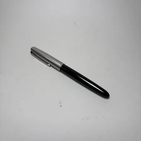 Reservoarpenna Parker 14cm, Arthur Billgert, i behov av påfyllning.