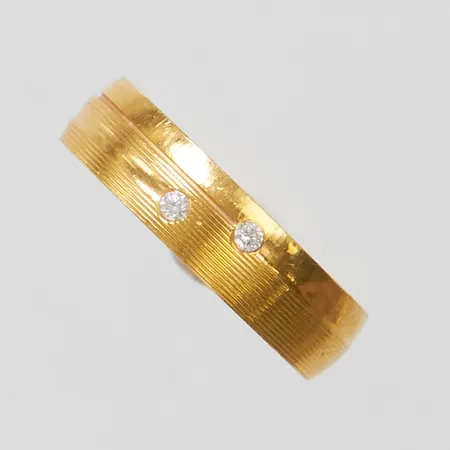 Ring med vita stenar, stl:17¼, bredd 5mm, 22K, Vikt: 6,0g Vikt: 6 g