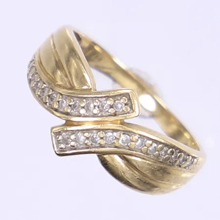 Ring med små diamanter stl:18 GHA 18K Vikt: 4,5 g