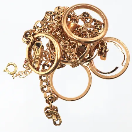 Diverse smycken med gravyrer och defekter,18k. Vikt: 37,8 g