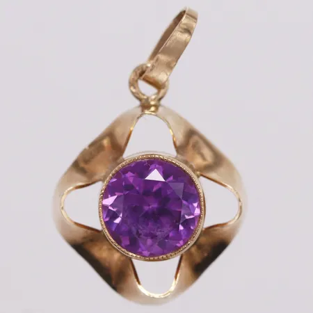 Hänge med lila sten längd 25mm bredd 15,5mm, något skev i ögla, 14K Vikt: 1,9 g