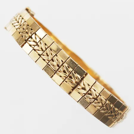 Armband stelt öppningsbart Ø59mm, mönsterdekor, Selanders Guldsmedsaffär Ab, Hässleholm år 1981, signerad Gösta, bruksslitage, 18K.  Vikt: 55,7 g