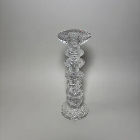 Ljusstake Iittala "Festivo" Timo Sarpaneva 24,5cm etikettmärkt, glas. Skickas med postpaket.
