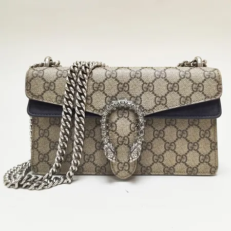 Väska Gucci GG Supreme Medium Dionysus Bag, monogram canvas, svart mocka, silverfärgad beslag, refnr 499623, mått 25x14x7cm, skadade kanter, bruksslitage, fläckar, saknar stenar, dustbag, inga tillbehör. 