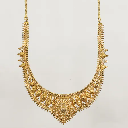 Collier, längd 41,5cm, bredd 1,7-26mm, delvis ojämna länkar, 22K  Vikt: 16,8 g