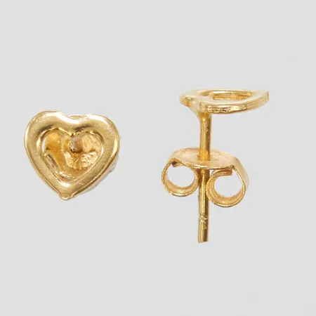 Ett par Örhängen hjärtan, längd ca 12mm, bredd ca 7,5mm, 18K Vikt: 1,3 g