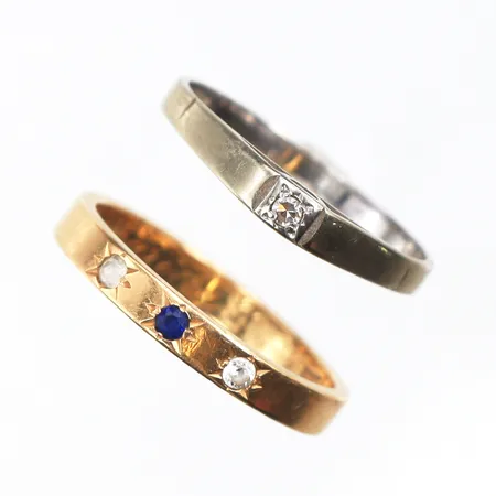 Ringar 2 st med gravyrer/slitage,stenar,18k. Vikt: 4,7 g