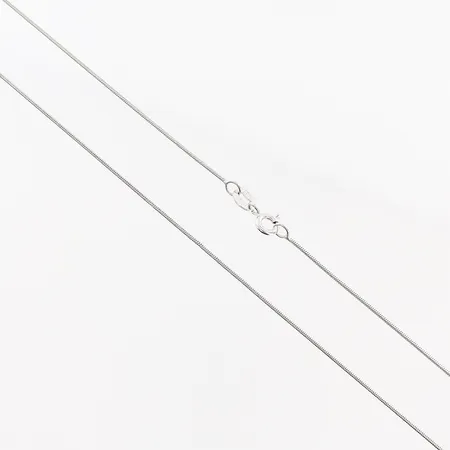 Kedja Ormlänk längd 45,5cm, bredd 0,8mm, Italy, silver 925/1000. Vikt: 2,5 g