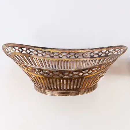 Skål höjd 4cm Silver 830/1000.  Vikt: 46,8 g