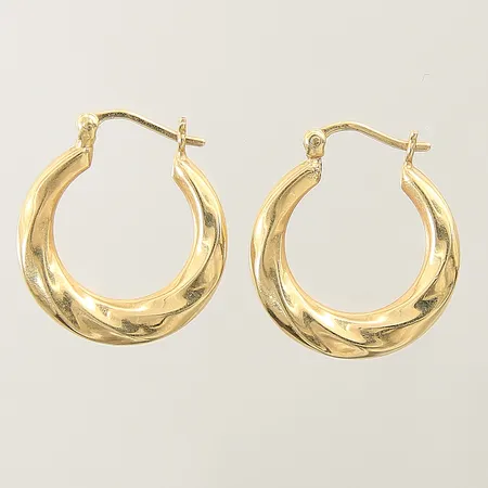 Örhängen creoler med mönstrad dekor Ø19mm bredd 2,3-3,1mm, 18K Vikt: 2,3 g