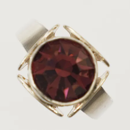 Ring med lila sten stl: 20 reglerbar storlek, bredd 13,3mm, Hedbergs Guld år 1976, 925/1000 silver  Vikt: 5,3 g