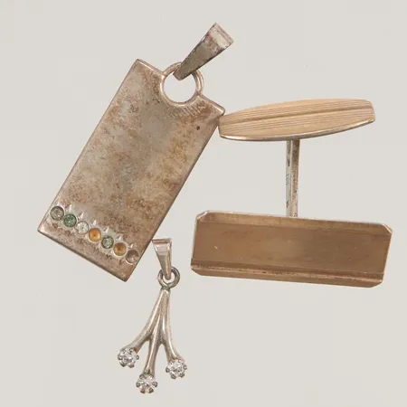 Diverse silversmycken defekt 830/1000 Silver 6,7g.