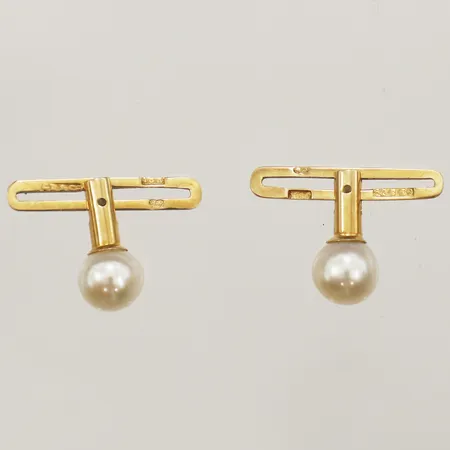 Ett par skjortknappar med pärlor Ø6,6mm, Guldvaruaktiebolaget G. Dahlgren & Co Ab, 18K  Vikt: 2,3 g