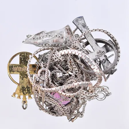 Diverse silver 830/1000. Vikt: 40,7 g